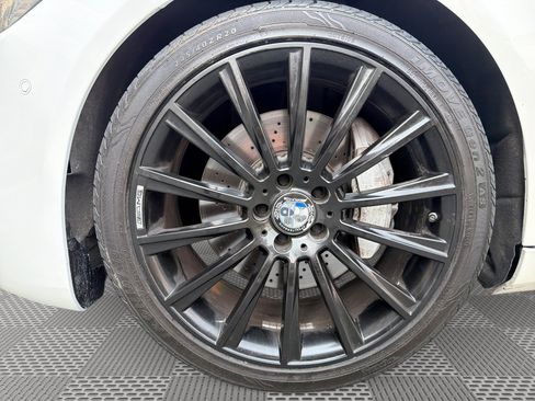 Used 2016 Mercedes-Benz S 550 4MATIC Sedan w/ Premium Package image 19