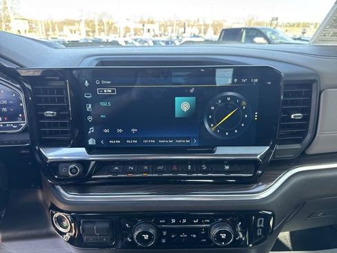 Used 2025 Chevrolet Silverado 1500 LT Trail Boss w/ Convenience Package II AWD/4WD image 17