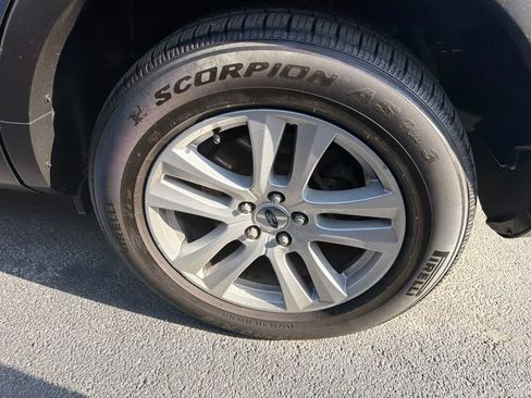 Used 2018 Ford Explorer XLT w/ Equipment Group 201A AWD/4WD image 5
