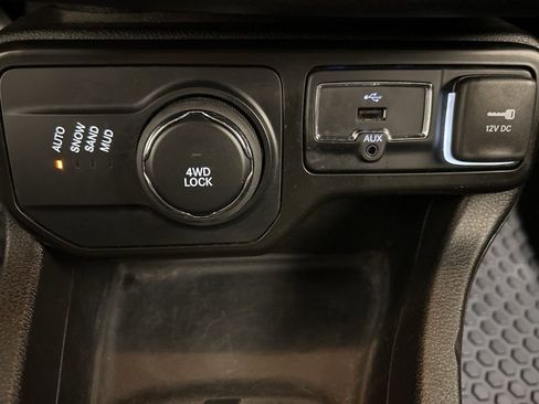 Used 2023 Jeep Renegade Latitude image 21