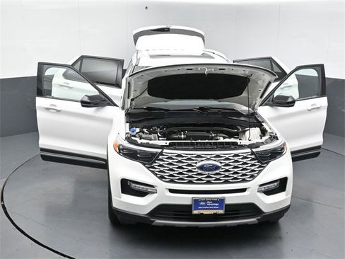 Certified 2022 Ford Explorer Platinum w/ Equipment Group 601A image 54
