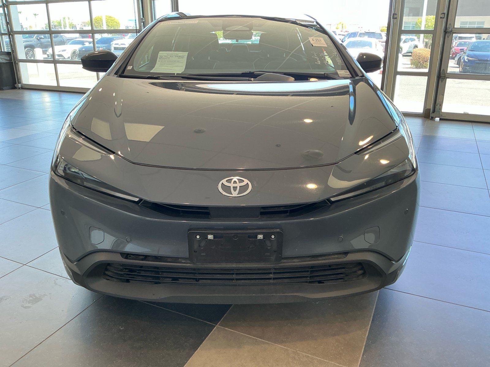 Certified 2025 Toyota Prius LE FWD image 21