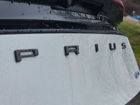 Used 2023 Toyota Prius XLE image 30