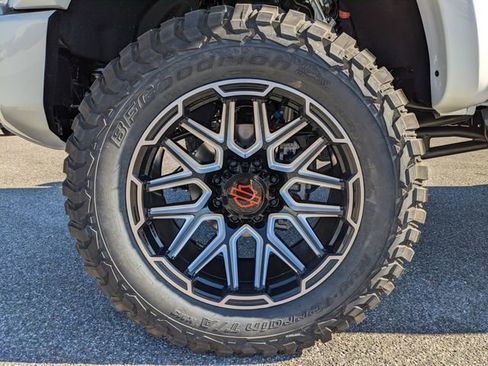 New 2026 Ford F250 Lariat w/ Black Appearance Package image 10