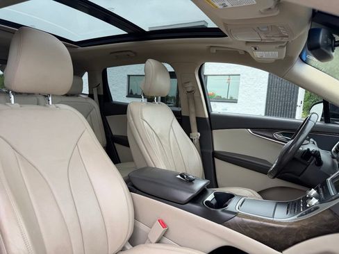 Used 2016 Lincoln MKX Reserve w/ Climate Package AWD/4WD image 29