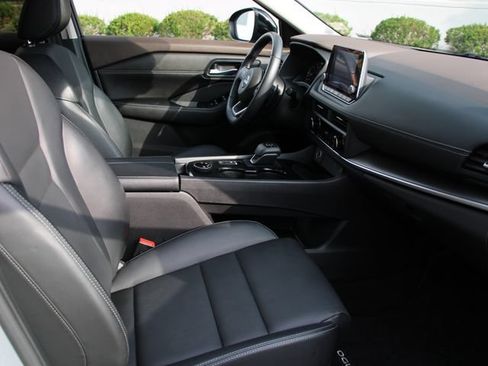 Certified 2023 Nissan Rogue SV w/ SV Premium B Package AWD/4WD image 34