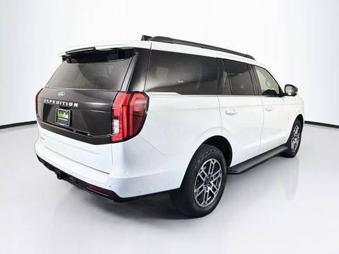 Used 2025 Ford Expedition Active AWD/4WD image 9