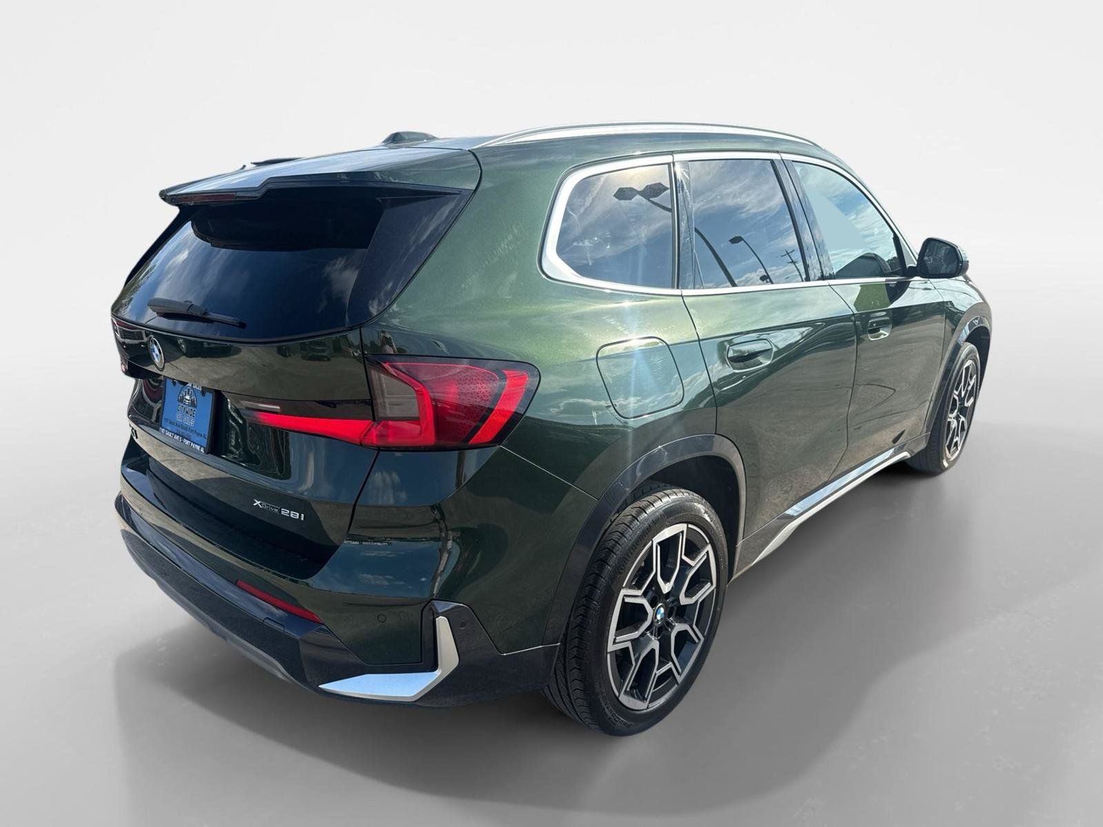 Used 2025 BMW X1 xDrive28i w/ Convenience Package AWD/4WD image 5