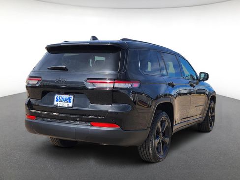 Used 2023 Jeep Grand Cherokee L Laredo image 3