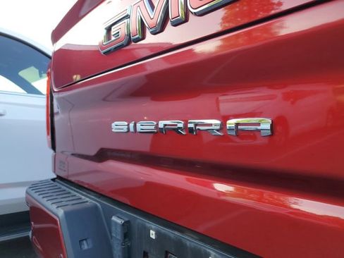 Used 2022 GMC Sierra 2500 AT4 w/ AT4 Premium Plus Package AWD/4WD image 7