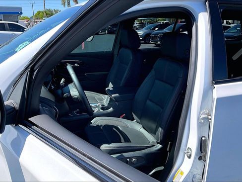 Certified 2023 Chevrolet Traverse RS FWD image 17