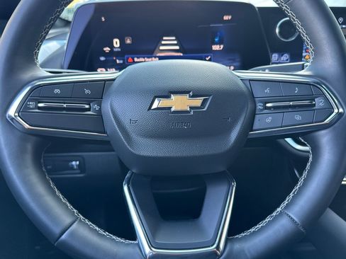 Used 2025 Chevrolet Equinox EV LT w/ Convenience Package image 33