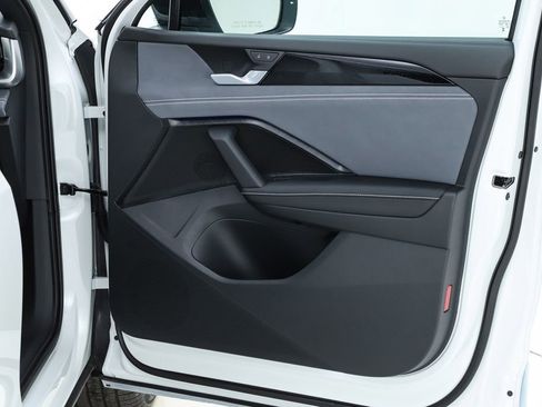 New 2026 Volkswagen Tiguan SE R-Line image 32