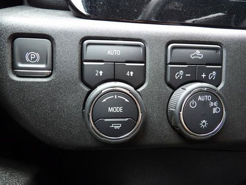 Used 2024 Chevrolet Silverado 1500 LT AWD/4WD image 19