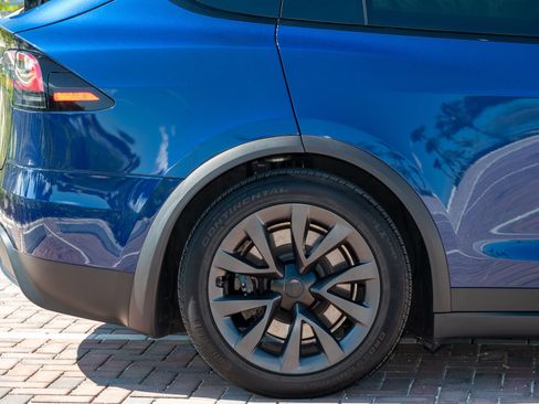 Used 2022 Tesla Model X Long Range image 37