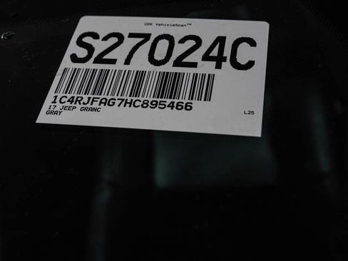 Used 2017 Jeep Grand Cherokee Altitude image 55