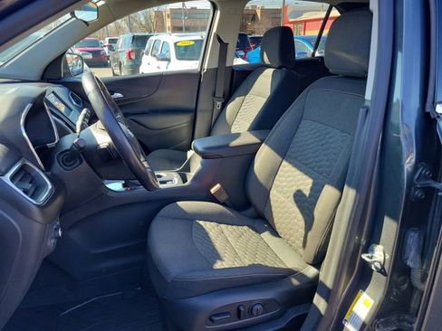 Used 2020 Chevrolet Equinox LT w/ Driver Convenience Package image 22