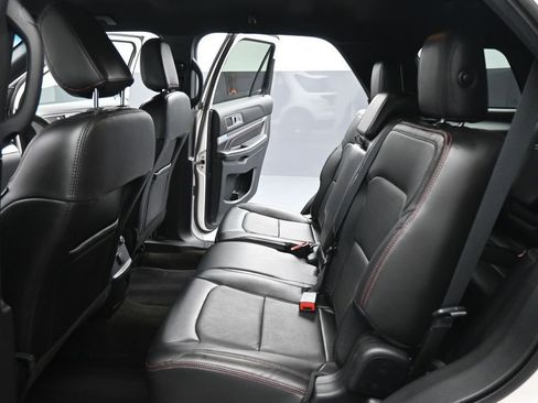 Used 2018 Ford Explorer Sport image 18