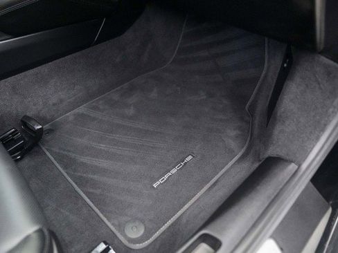 Used 2020 Porsche 911 Carrera S image 25