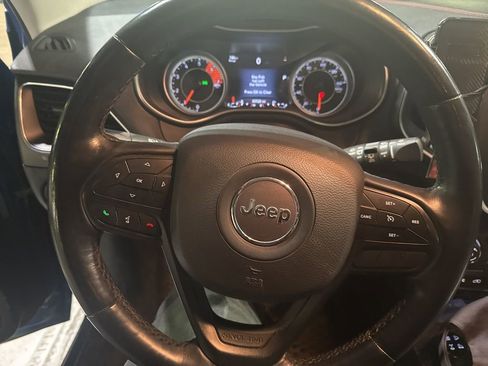 Used 2020 Jeep Cherokee Trailhawk w/ Cold Weather Group image 11