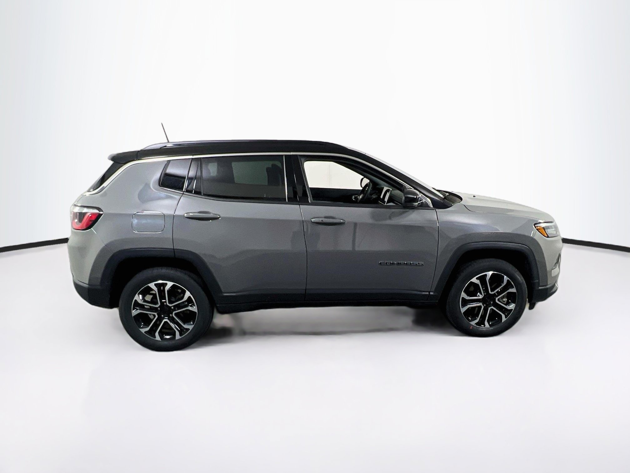 Used 2023 Jeep Compass Limited AWD/4WD image 4