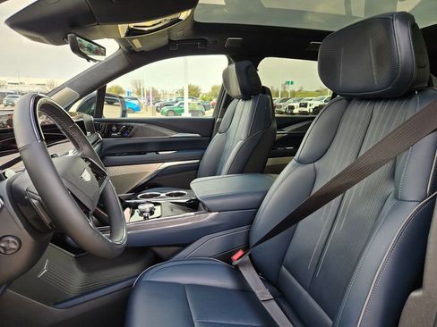 Certified 2025 Cadillac Escalade IQ Luxury 2 w/ LPO, Premium Carpet Package image 27