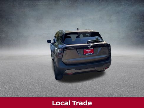 Certified 2025 Nissan Kicks SR image 9