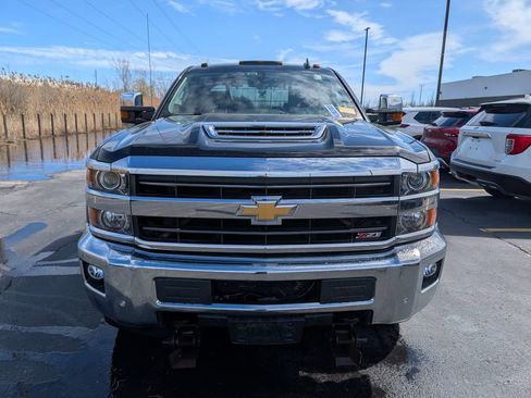 Used 2019 Chevrolet Silverado 3500 LTZ w/ Duramax Plus Package AWD/4WD image 2