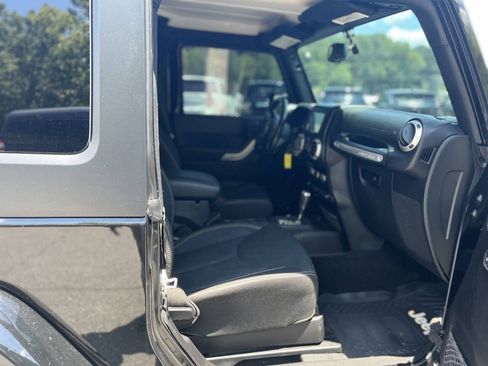 Used 2015 Jeep Wrangler Sahara w/ Connectivity Group AWD/4WD image 14
