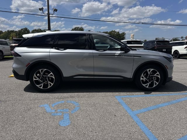 New 2026 Lincoln Nautilus Premier w/ Equipment Group 102A AWD/4WD image 3