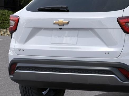 New 2026 Chevrolet Trax LT w/ LT Convenience Package FWD image 14