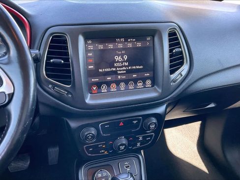 Used 2020 Jeep Compass Trailhawk AWD/4WD image 7