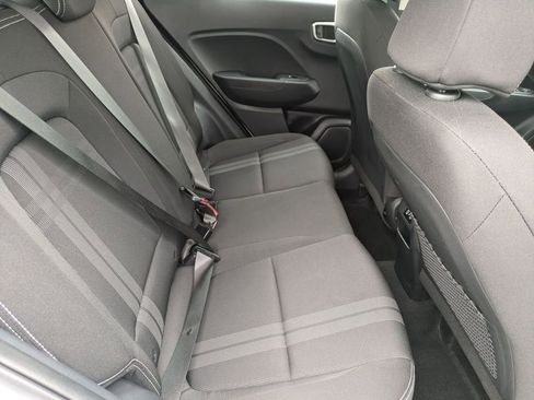 Used 2025 Hyundai Venue SEL image 22