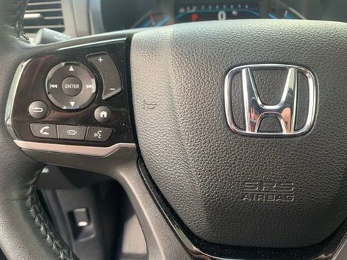 Used 2023 Honda Odyssey Touring image 11