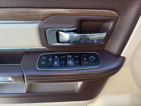 Used 2014 RAM 1500 Laramie w/ Convenience Group image 10
