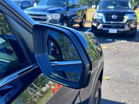 Used 2026 Volkswagen Atlas SE w/ Panoramic Sunroof Package FWD image 13