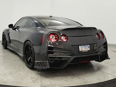 Used 2018 Nissan GT-R Premium AWD/4WD image 3