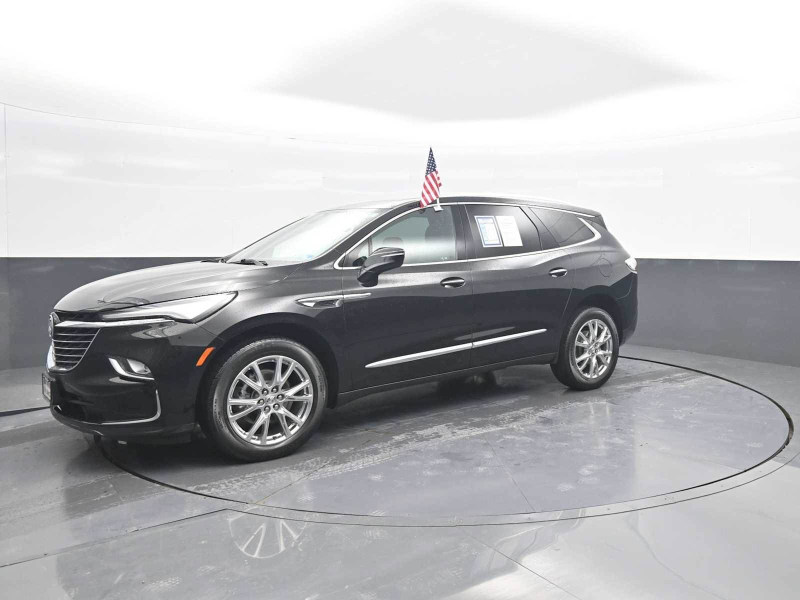 Used 2023 Buick Enclave Essence w/ Experience Buick Package FWD image 4