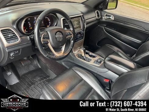 Used 2016 Jeep Grand Cherokee Limited AWD/4WD image 19