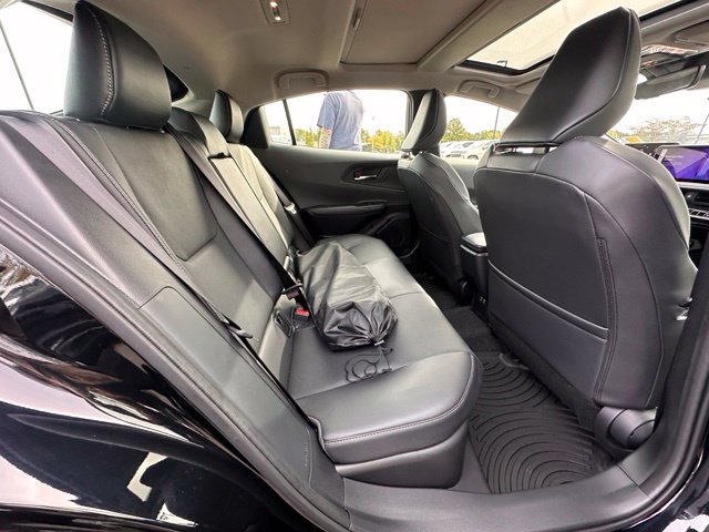 Used 2024 Toyota Prius XLE FWD image 31