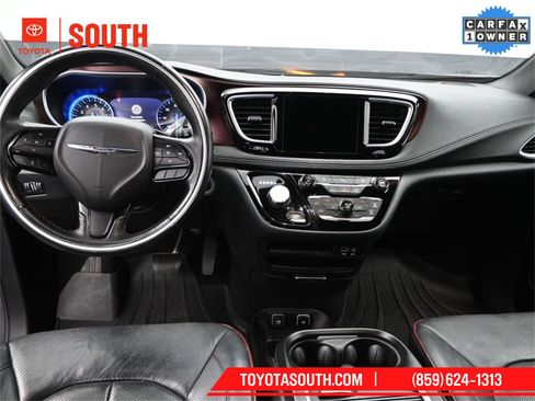 Used 2020 Chrysler Pacifica Limited image 10