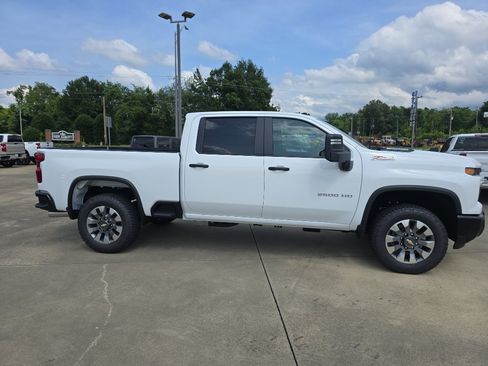 New 2026 Chevrolet Silverado 2500 Custom w/ Custom Value Package AWD/4WD image 17