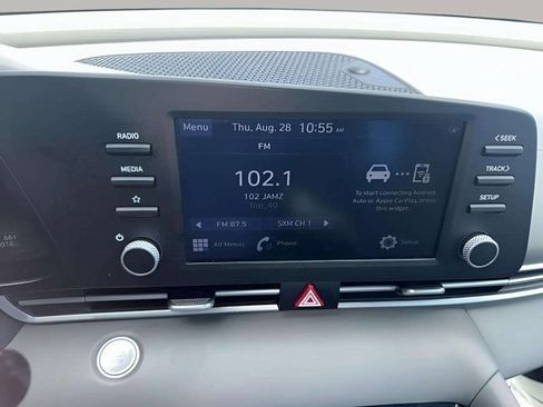 Used 2023 Hyundai Elantra SEL image 10