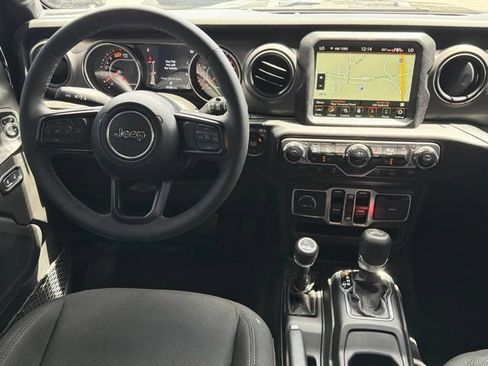Used 2023 Jeep Wrangler Unlimited Sport AWD/4WD image 21