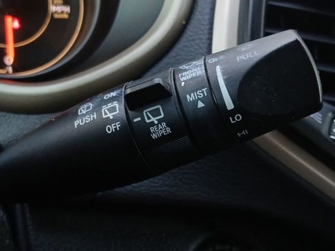 Used 2018 Jeep Cherokee Latitude FWD image 7