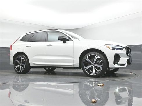 Used 2022 Volvo XC60 B6 R-Design w/ Advanced Package image 37