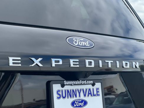 New 2026 Ford Expedition Max Platinum image 15