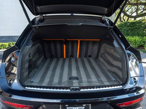 Certified 2023 Bentley Bentayga AWD/4WD image 15