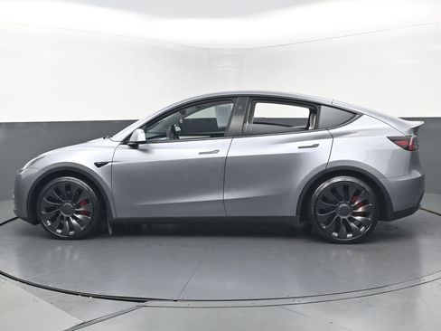 Used 2024 Tesla Model Y Performance AWD/4WD image 7