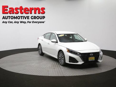 Used 2023 Nissan Altima 2.5 SV FWD image 49